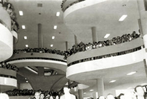 Pavilhão da Bienal do Parque Ibirapuera em uma fotografia da década de 1950.